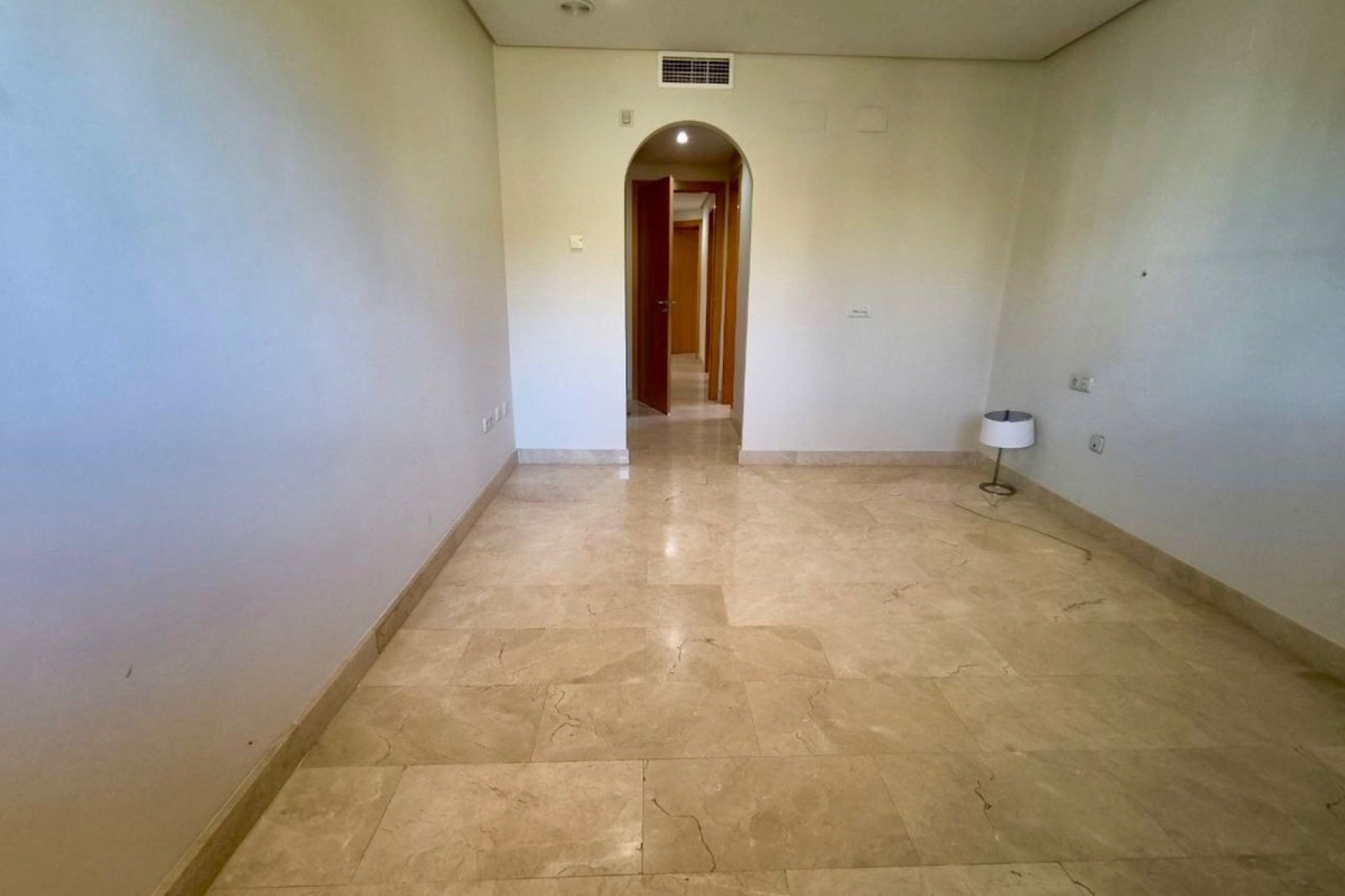 Resale - apartment - Marbella - Puerto Banús