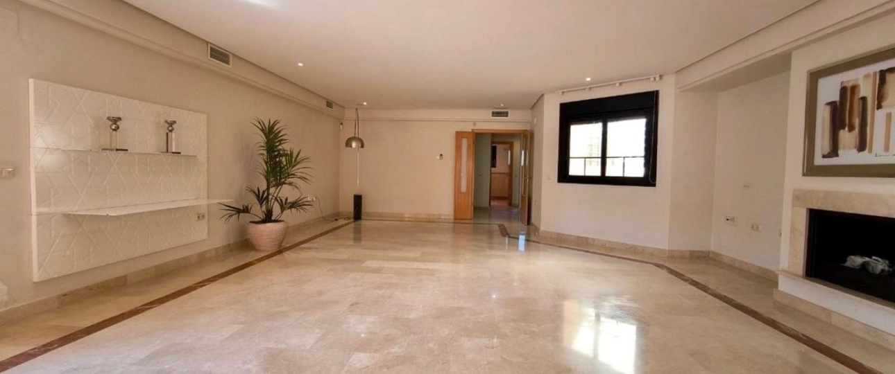 Resale - apartment - Marbella - Puerto Banús