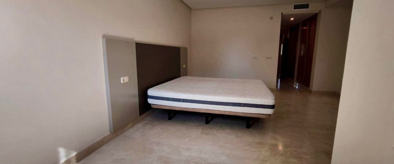 Resale - apartment - Marbella - Puerto Banús