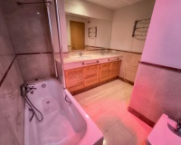 Resale - apartment - Marbella - Puerto Banús
