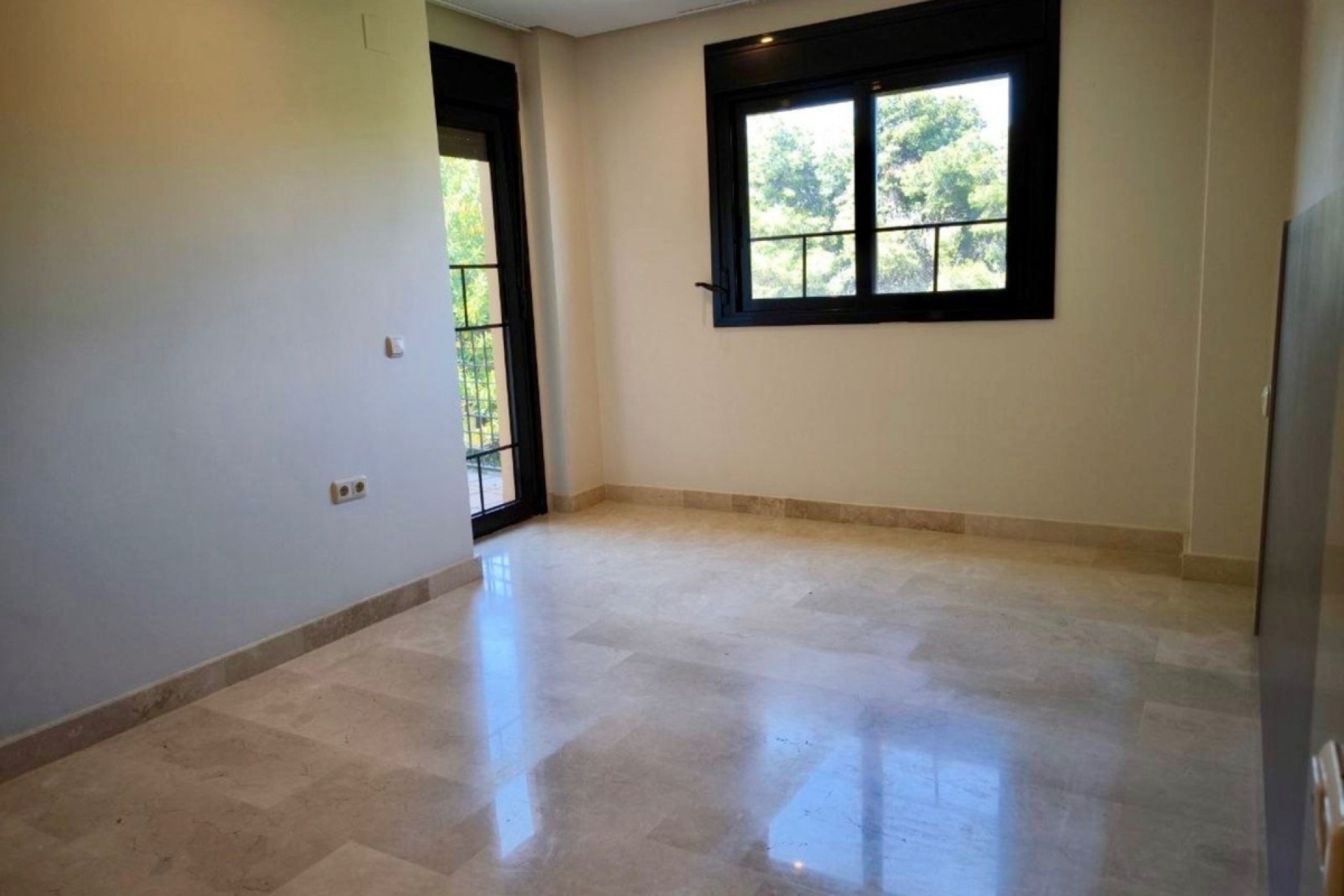 Resale - apartment - Marbella - Puerto Banús