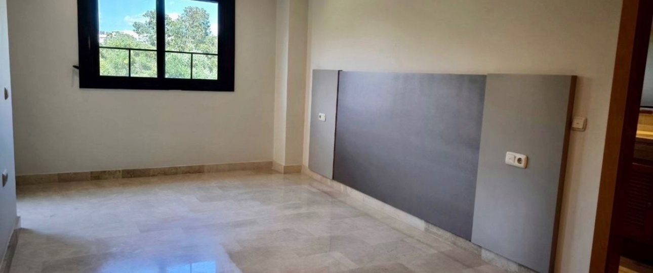 Resale - apartment - Marbella - Puerto Banús