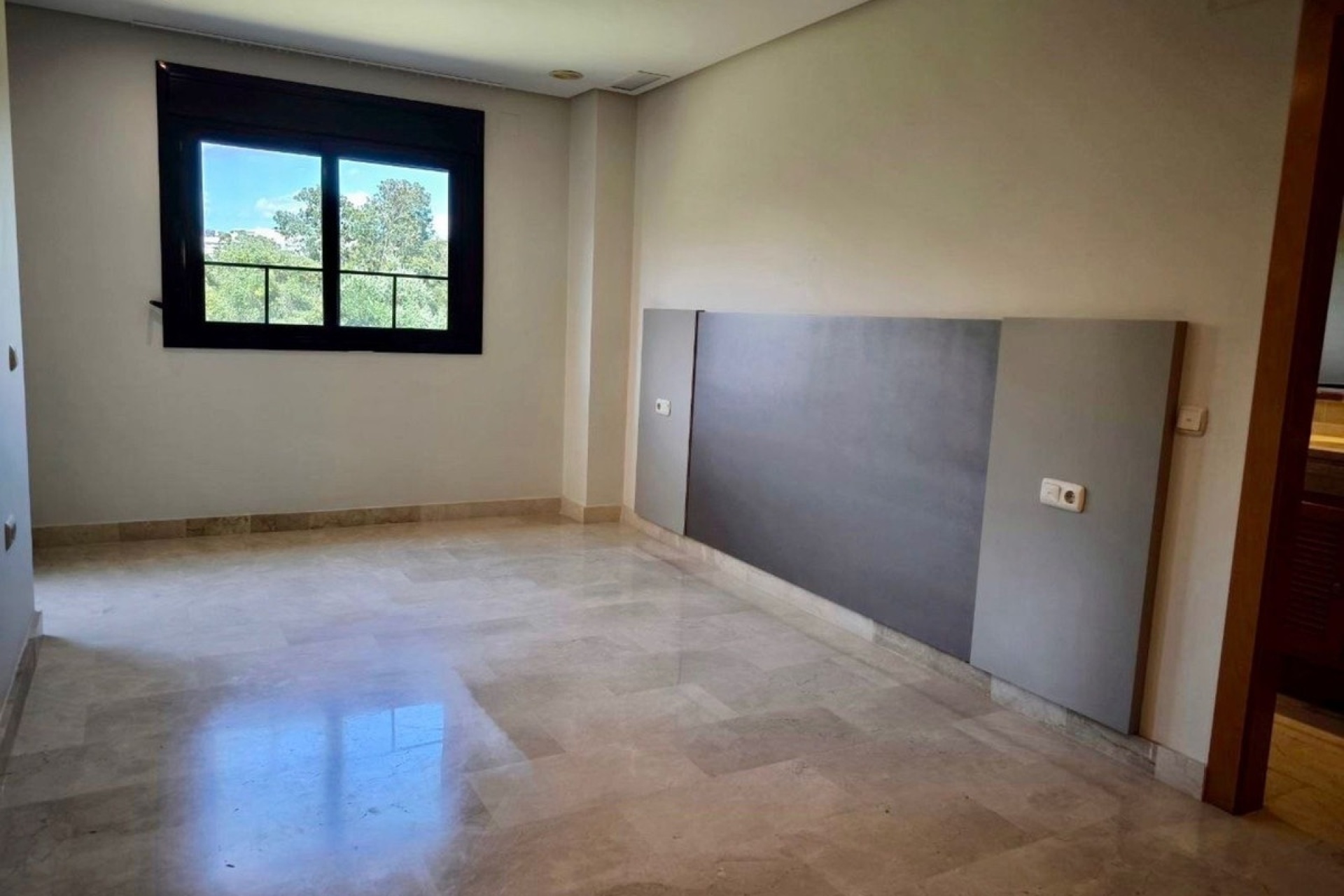 Resale - apartment - Marbella - Puerto Banús