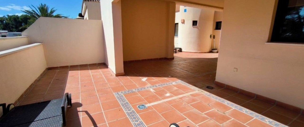 Resale - apartment - Marbella - Puerto Banús