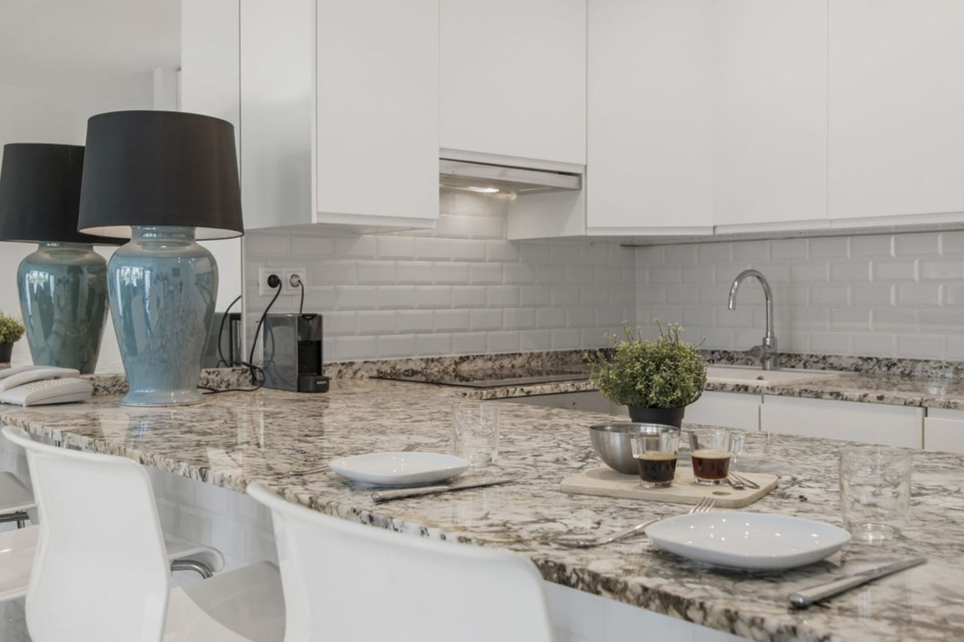 Resale - apartment - Marbella - Puerto Banús