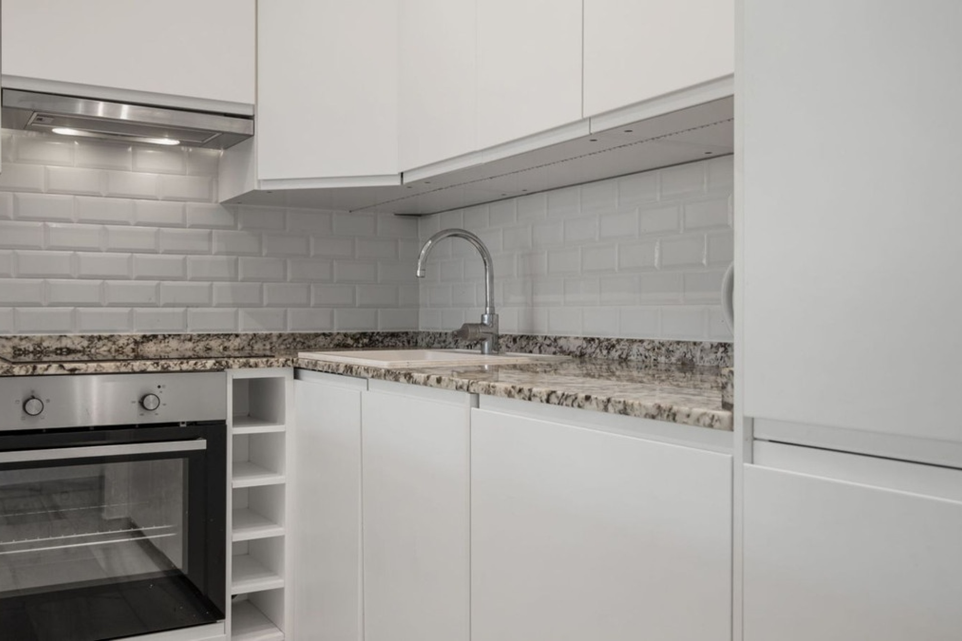 Resale - apartment - Marbella - Puerto Banús