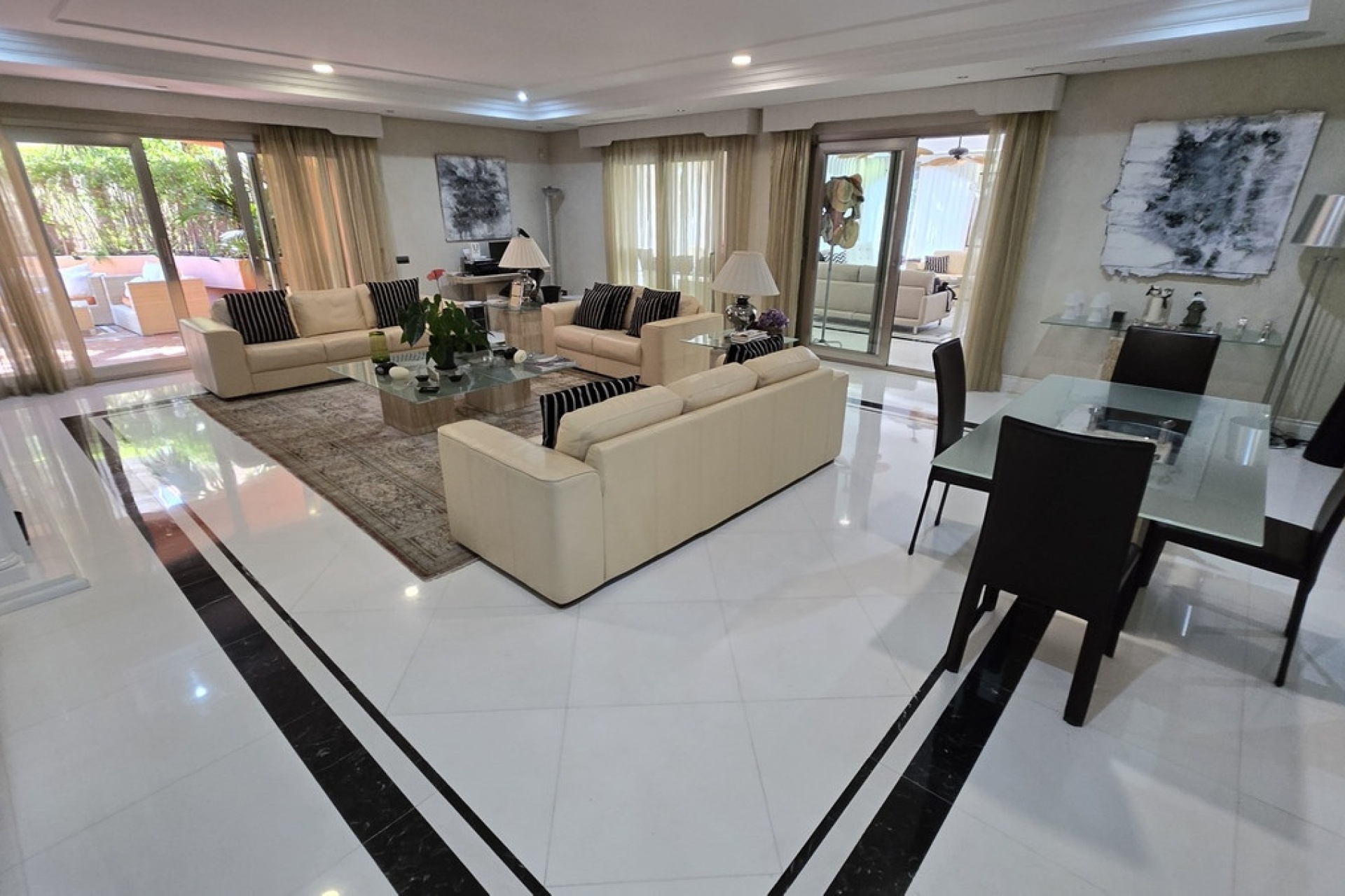 Resale - apartment - Marbella - Puerto Banús