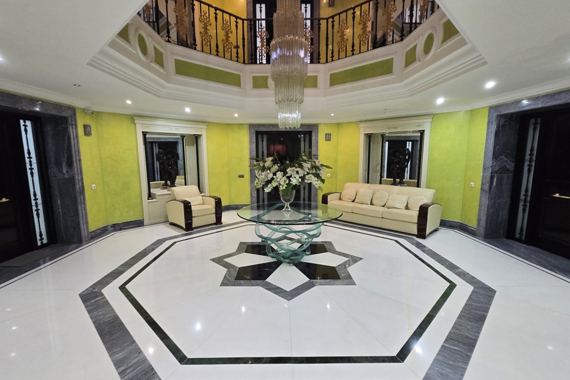 Resale - apartment - Marbella - Puerto Banús