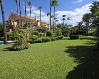 Resale - apartment - Marbella - Puerto Banús