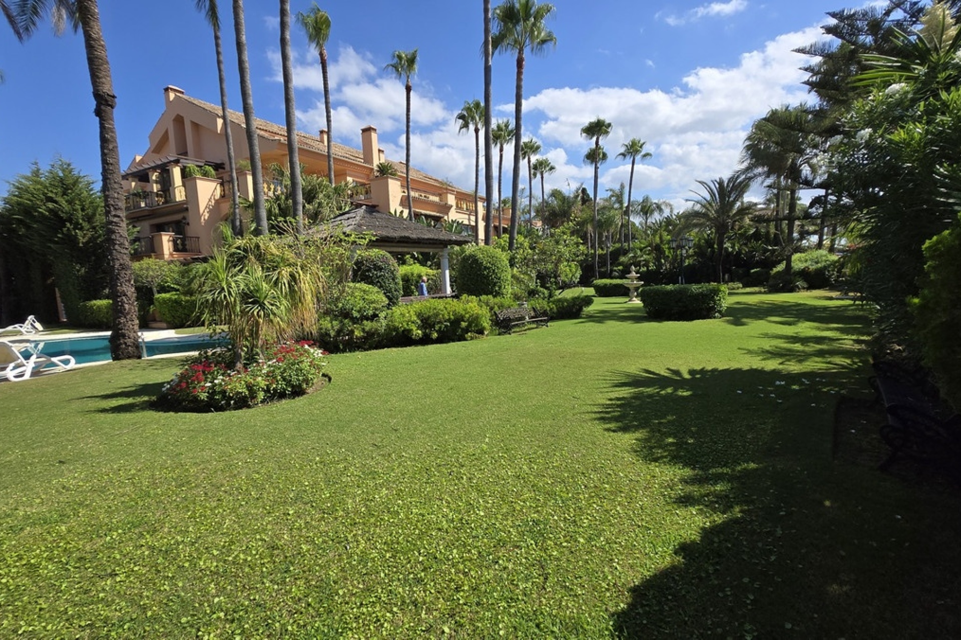 Resale - apartment - Marbella - Puerto Banús