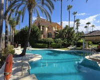 Resale - apartment - Marbella - Puerto Banús