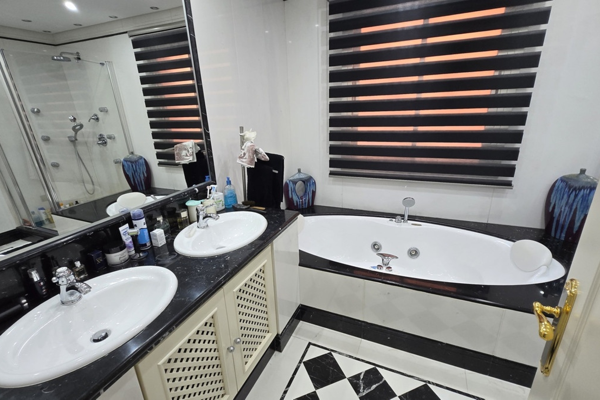 Resale - apartment - Marbella - Puerto Banús