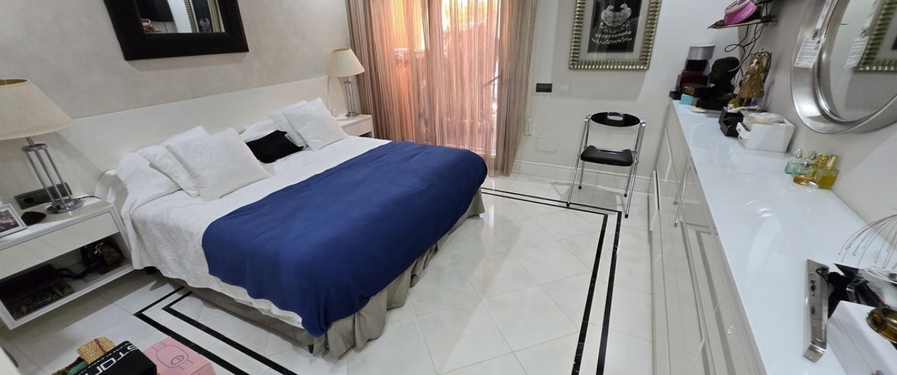 Resale - apartment - Marbella - Puerto Banús