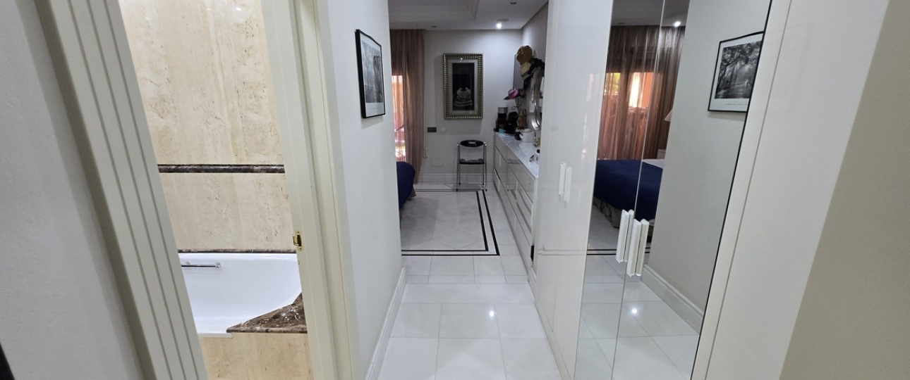 Resale - apartment - Marbella - Puerto Banús