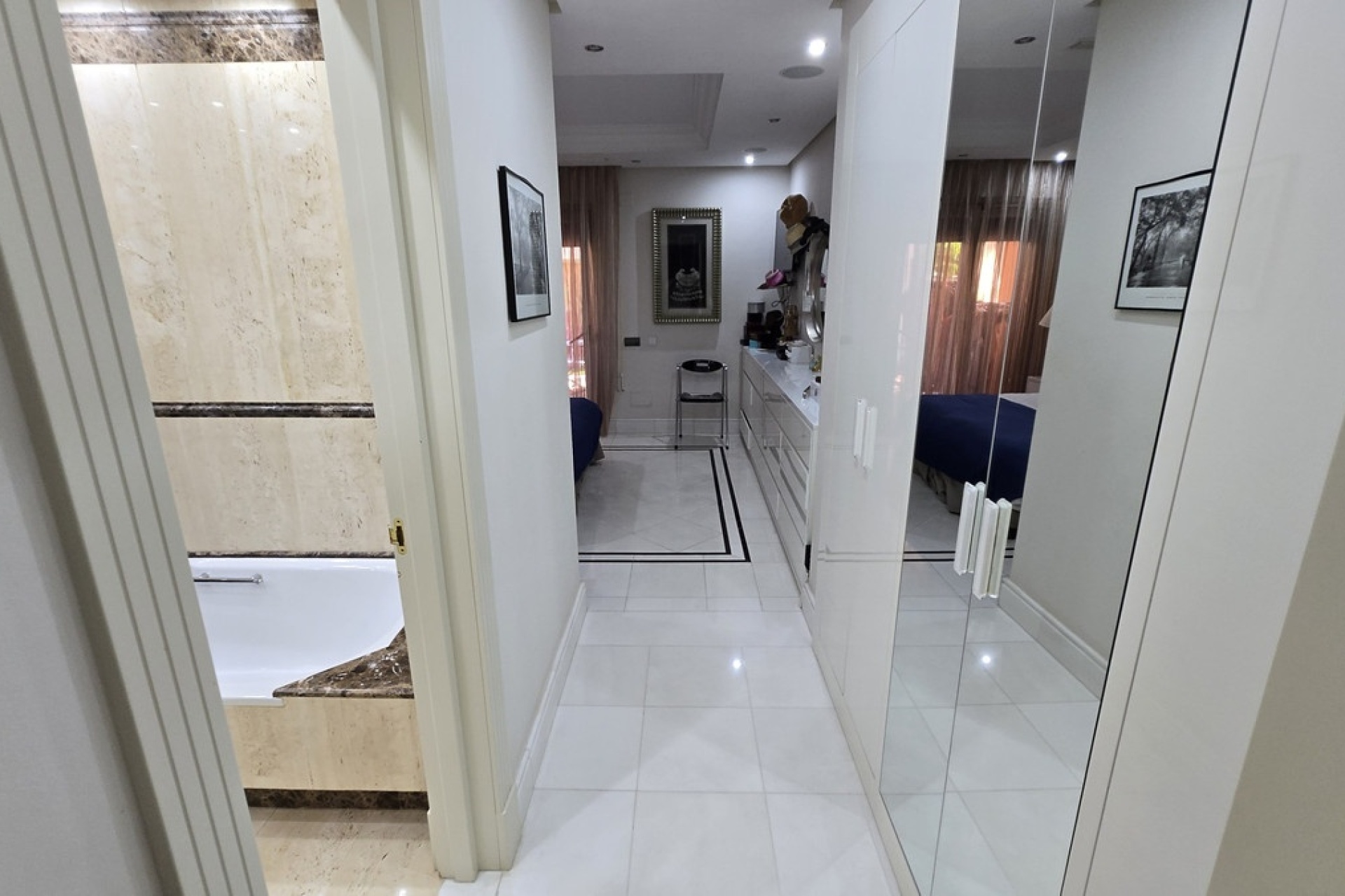 Resale - apartment - Marbella - Puerto Banús