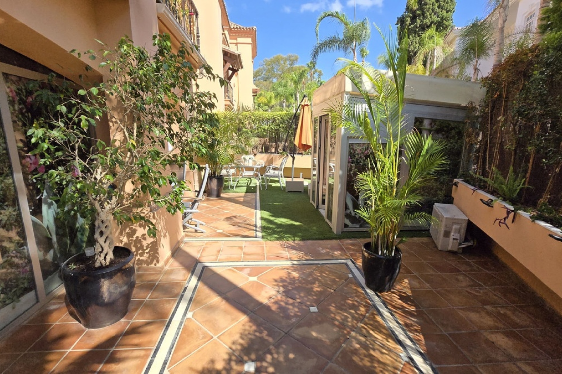 Resale - apartment - Marbella - Puerto Banús