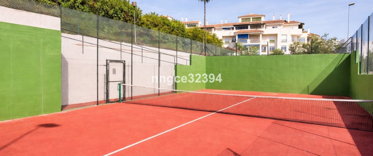 Resale - apartment - Marbella - Puerto Banús