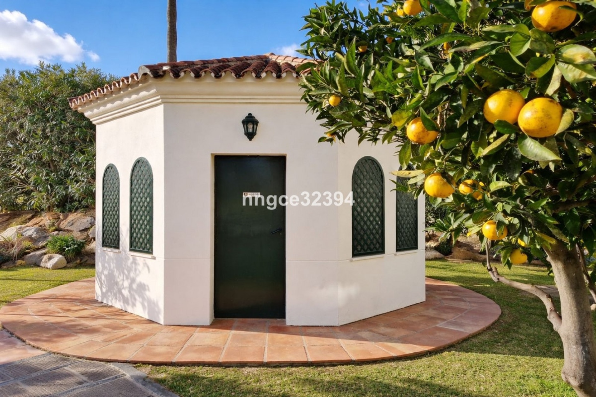 Resale - apartment - Marbella - Puerto Banús