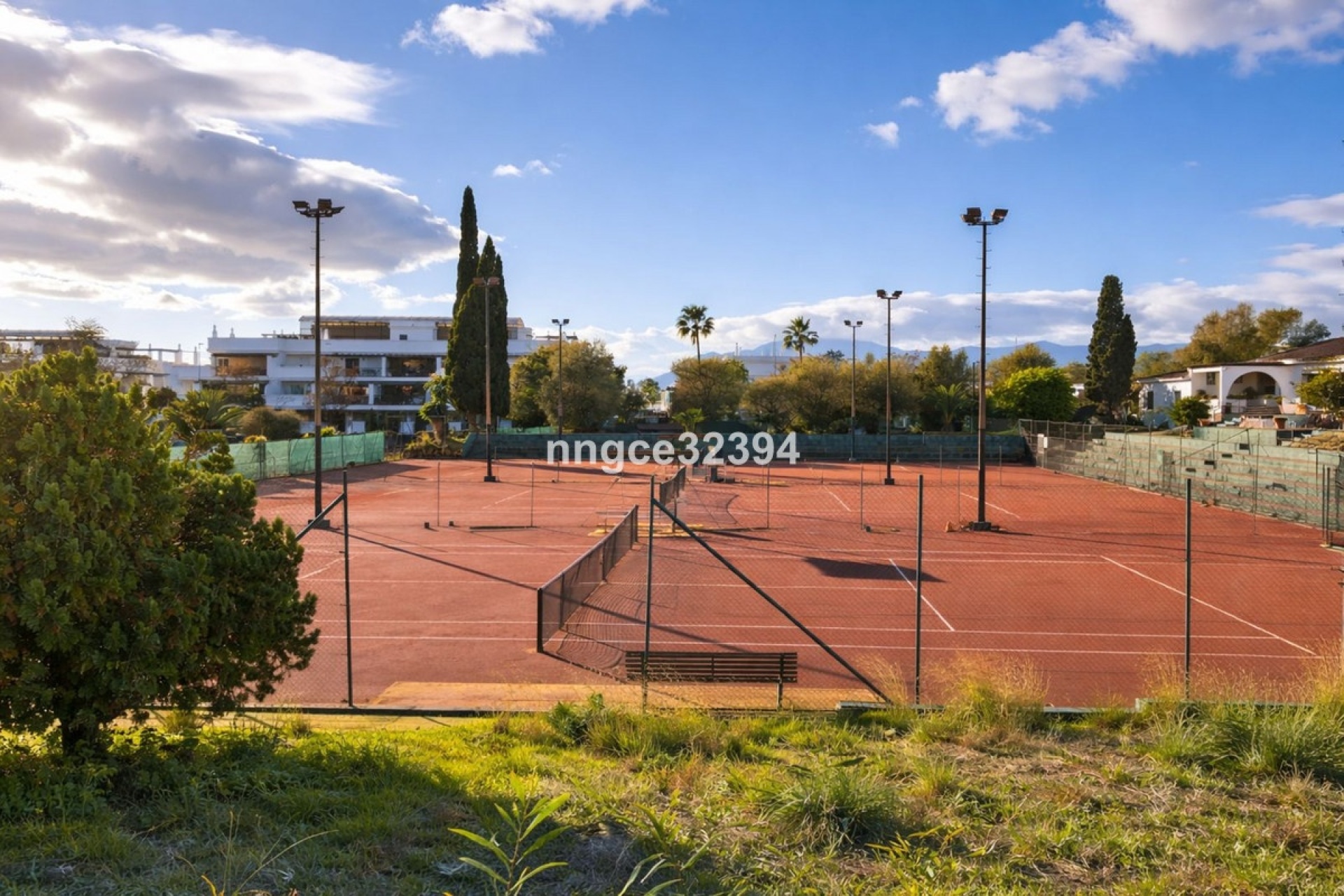 Resale - apartment - Marbella - Puerto Banús