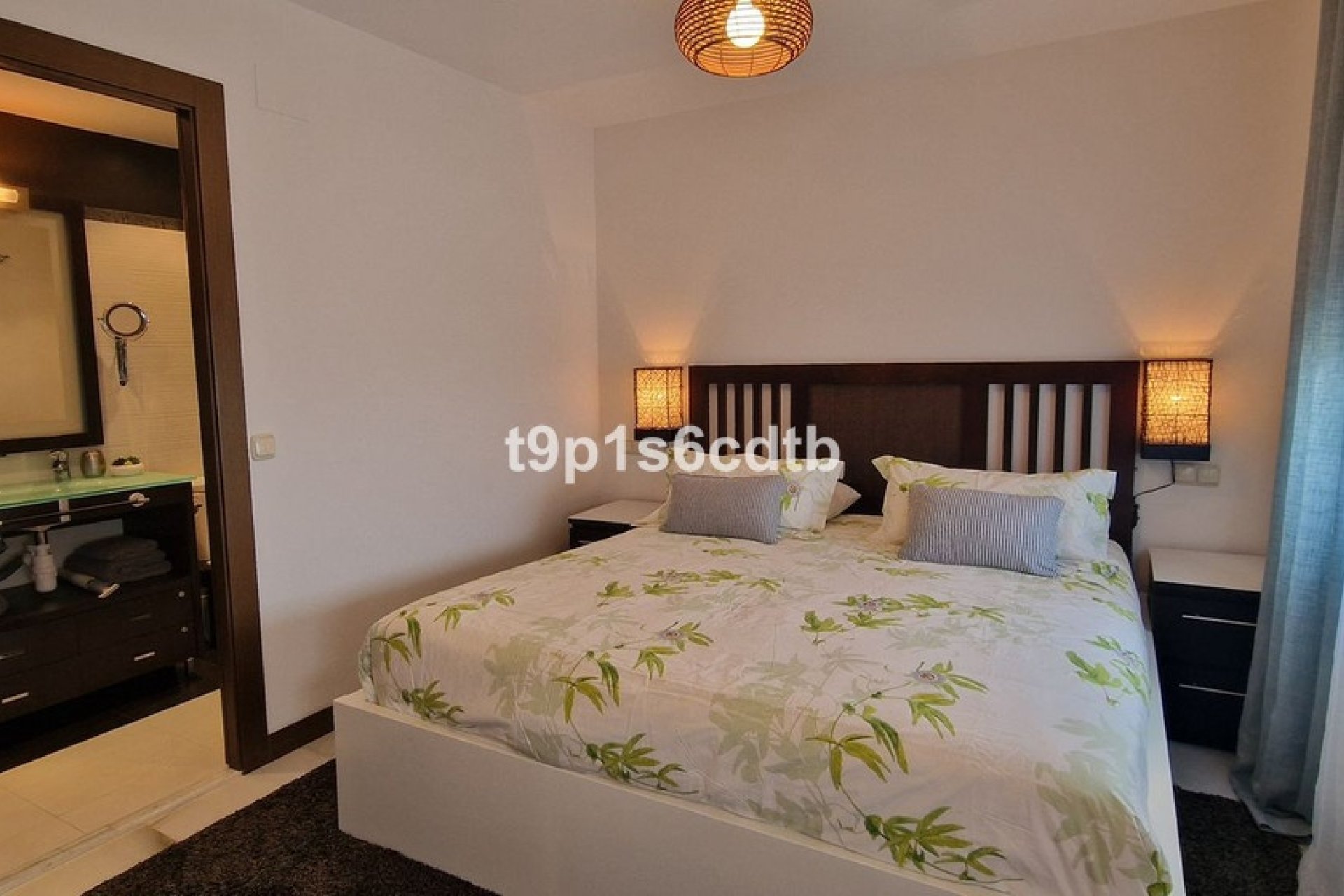 Resale - apartment - Marbella - Puerto Banús