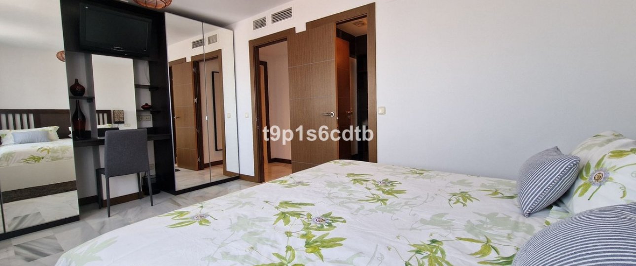 Resale - apartment - Marbella - Puerto Banús