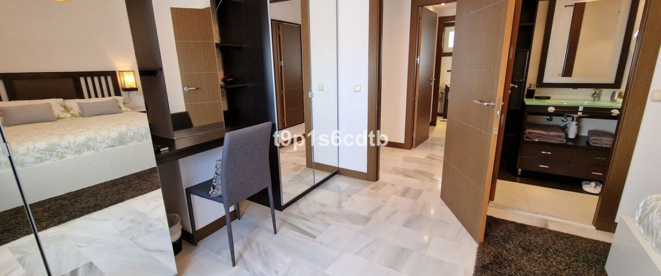 Resale - apartment - Marbella - Puerto Banús