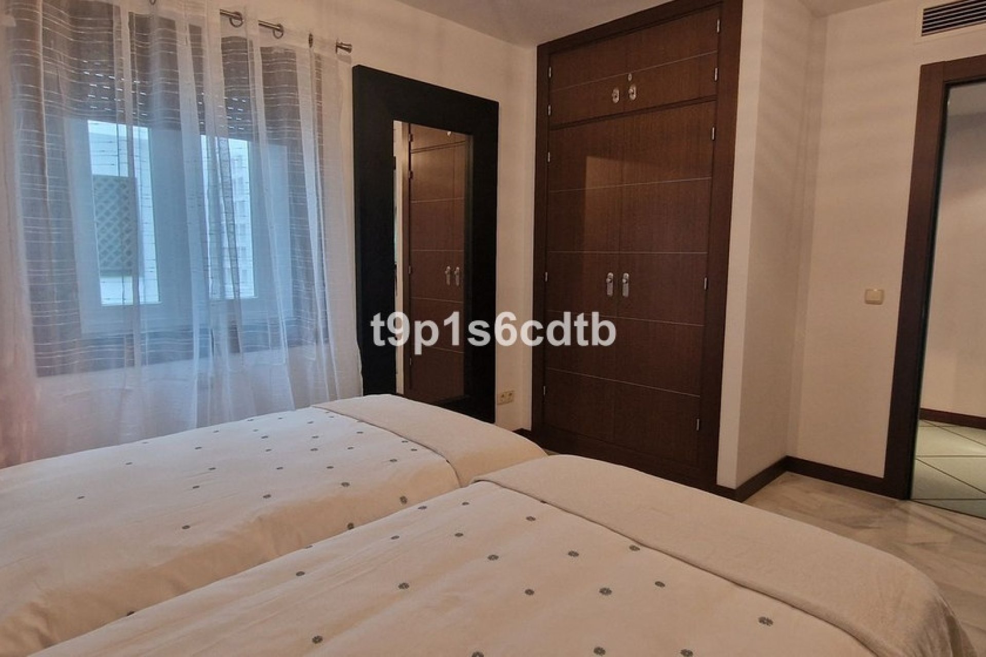 Resale - apartment - Marbella - Puerto Banús
