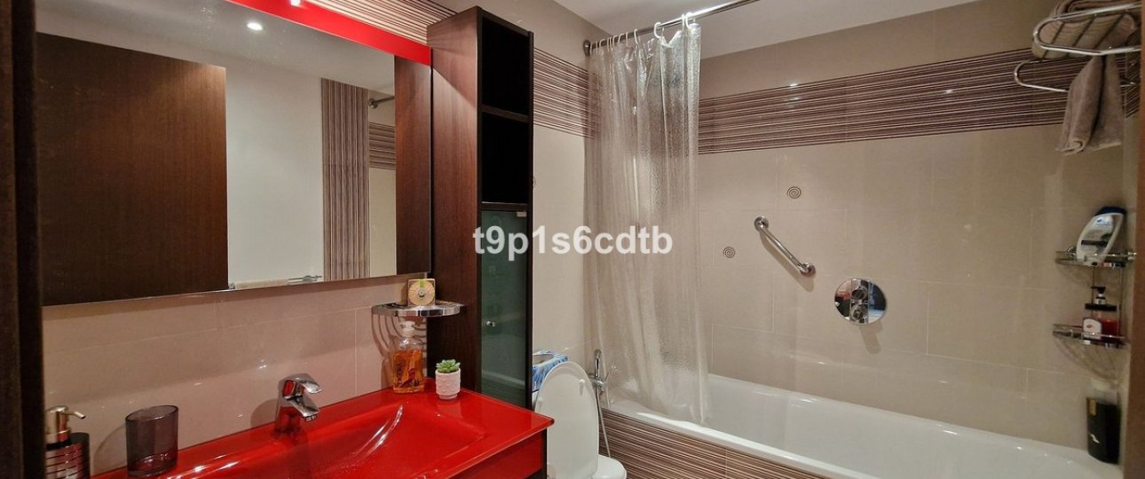 Resale - apartment - Marbella - Puerto Banús