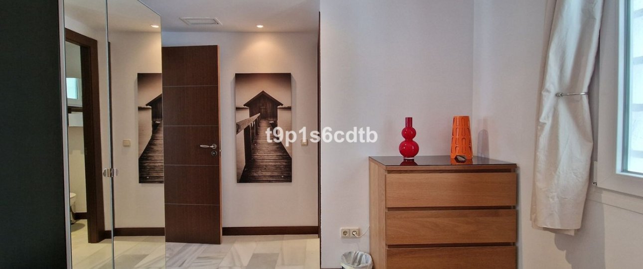 Resale - apartment - Marbella - Puerto Banús