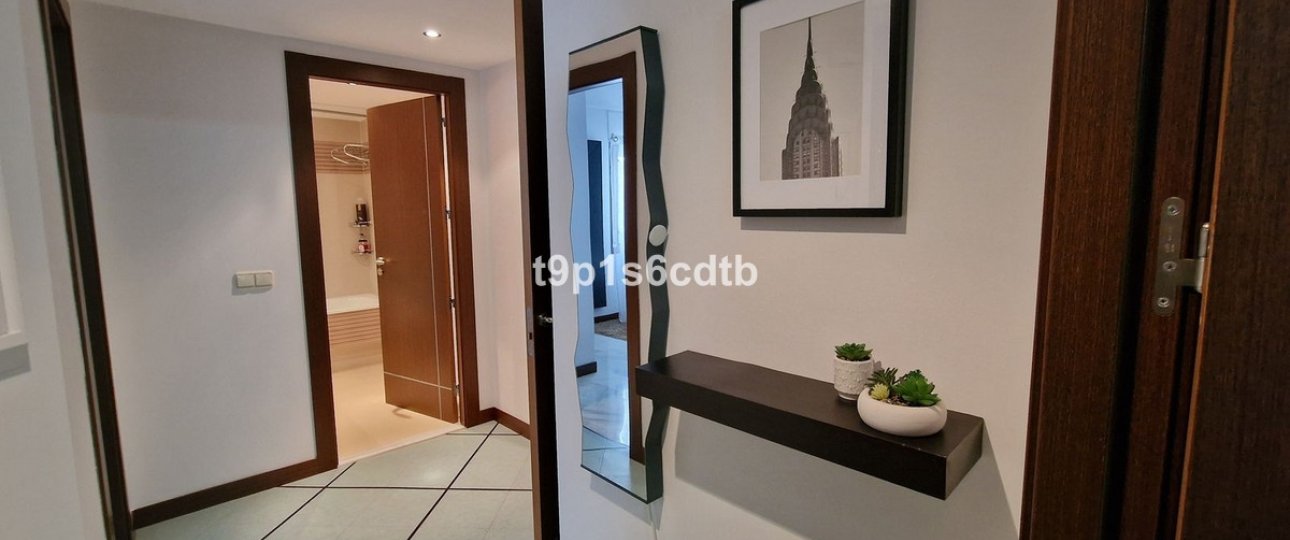 Resale - apartment - Marbella - Puerto Banús