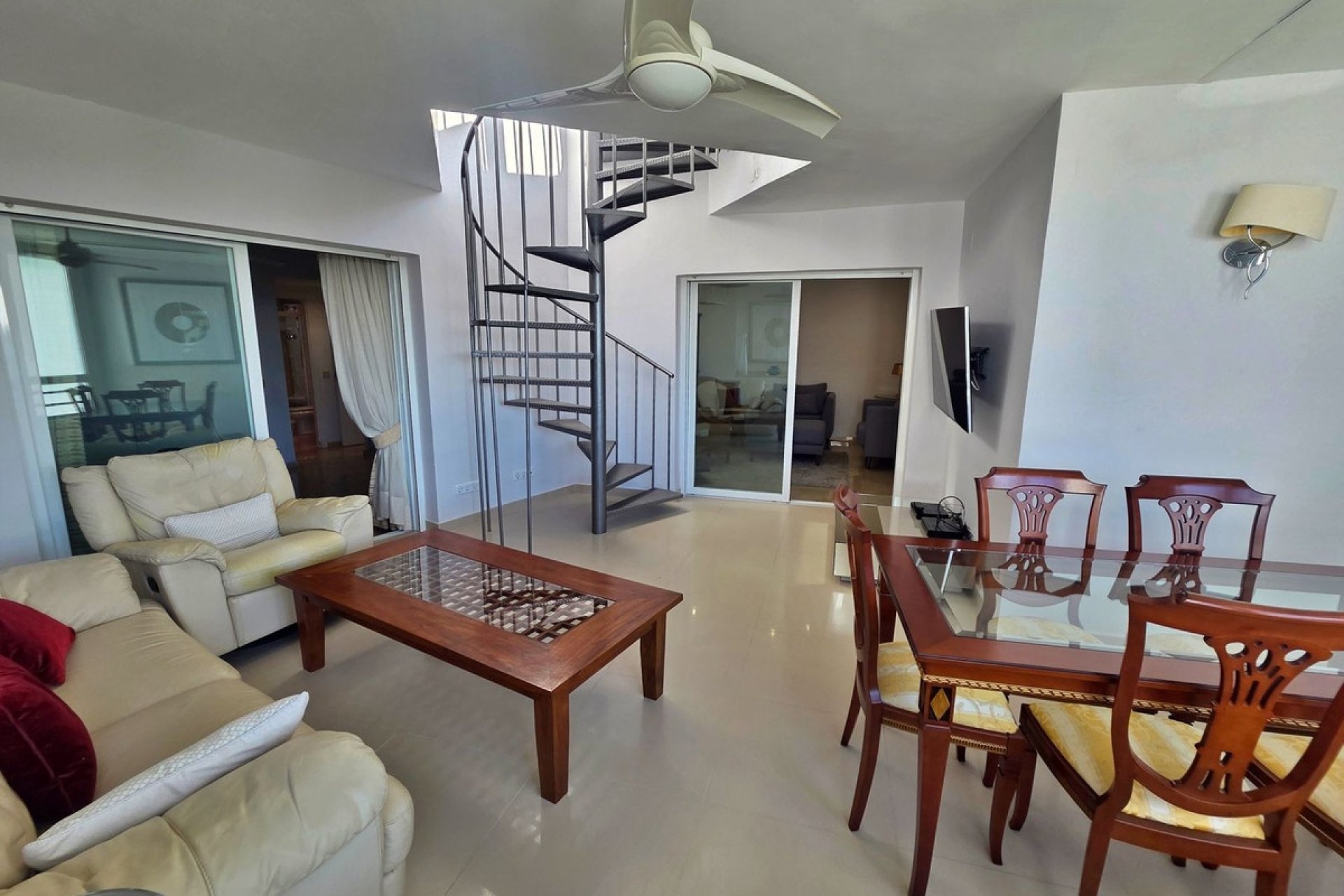 Resale - apartment - Marbella - Puerto Banús