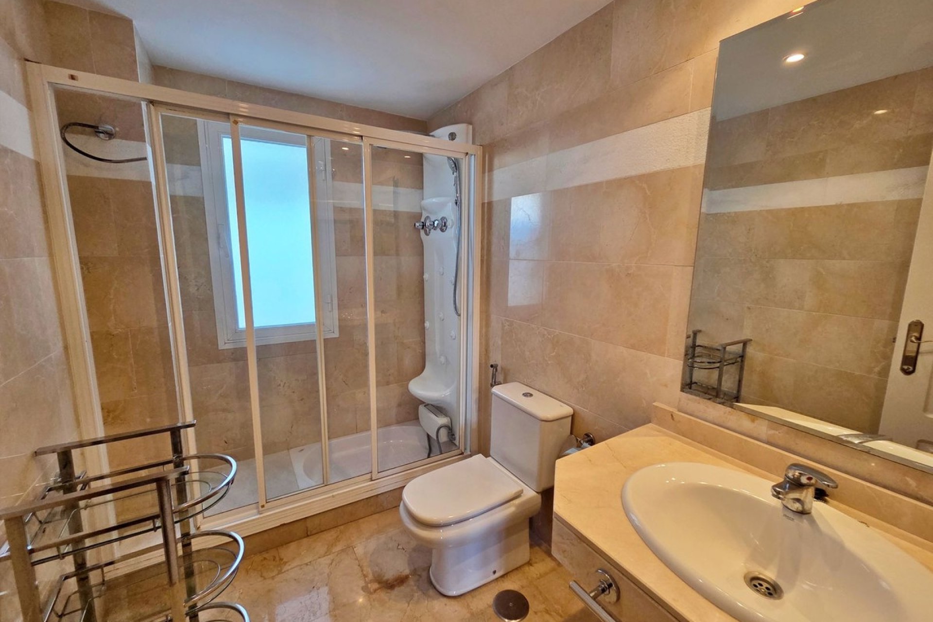 Resale - apartment - Marbella - Puerto Banús