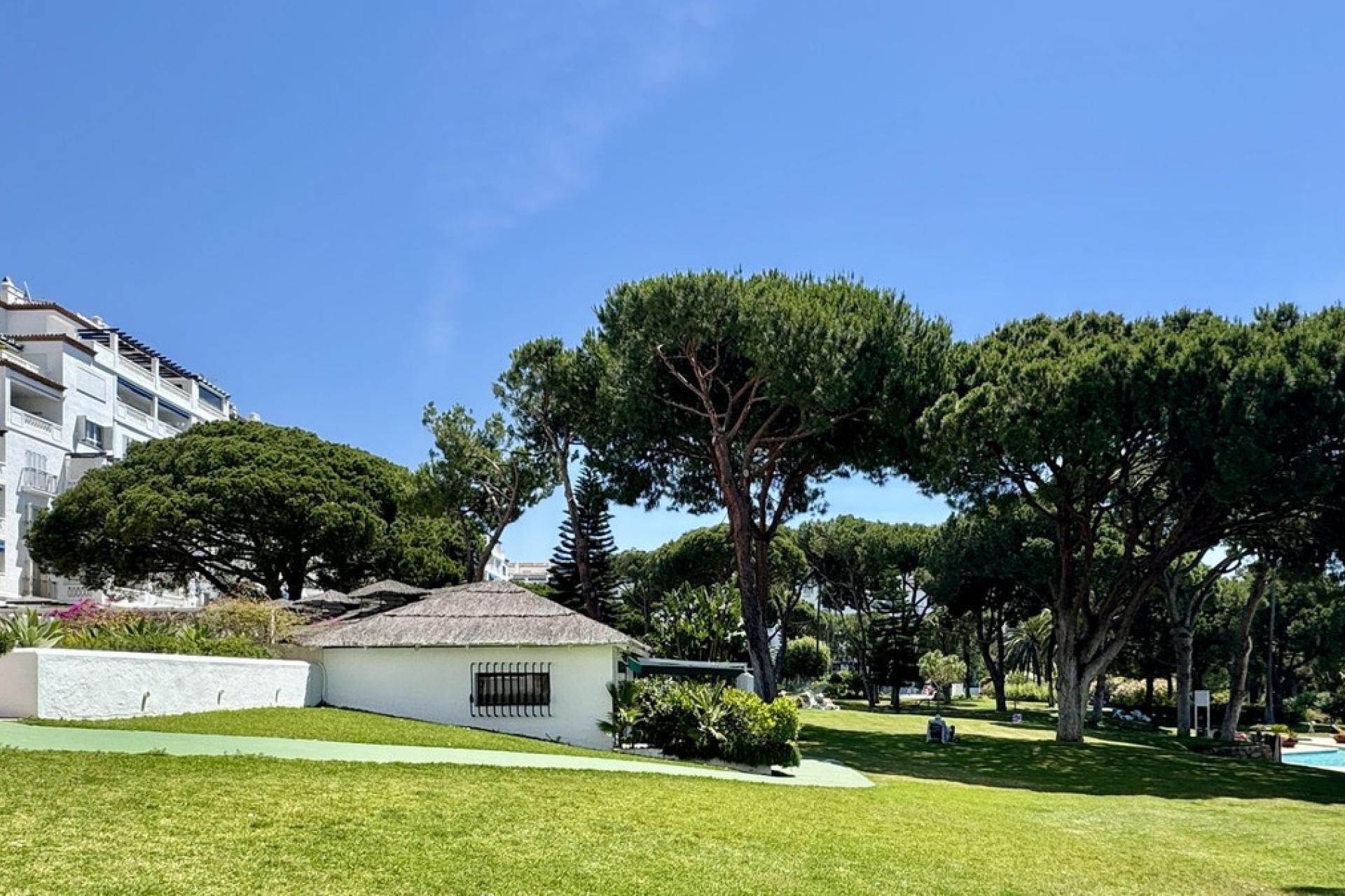 Resale - apartment - Marbella - Puerto Banús