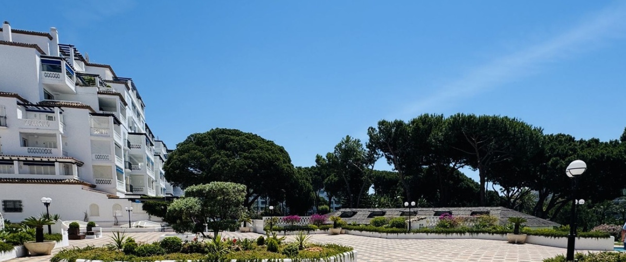 Resale - apartment - Marbella - Puerto Banús