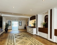Resale - apartment - Marbella - Puerto Banús