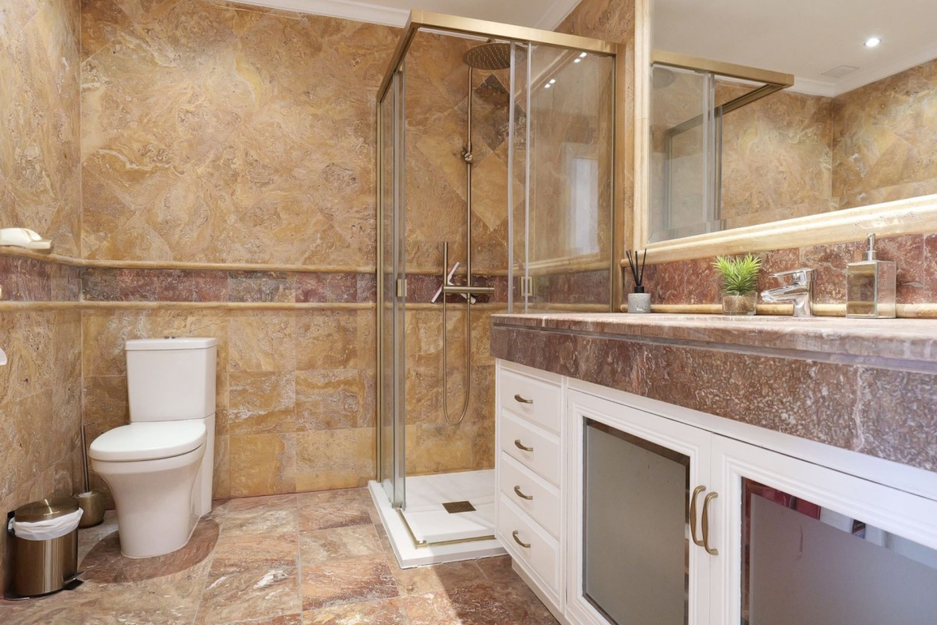 Resale - apartment - Marbella - Puerto Banús