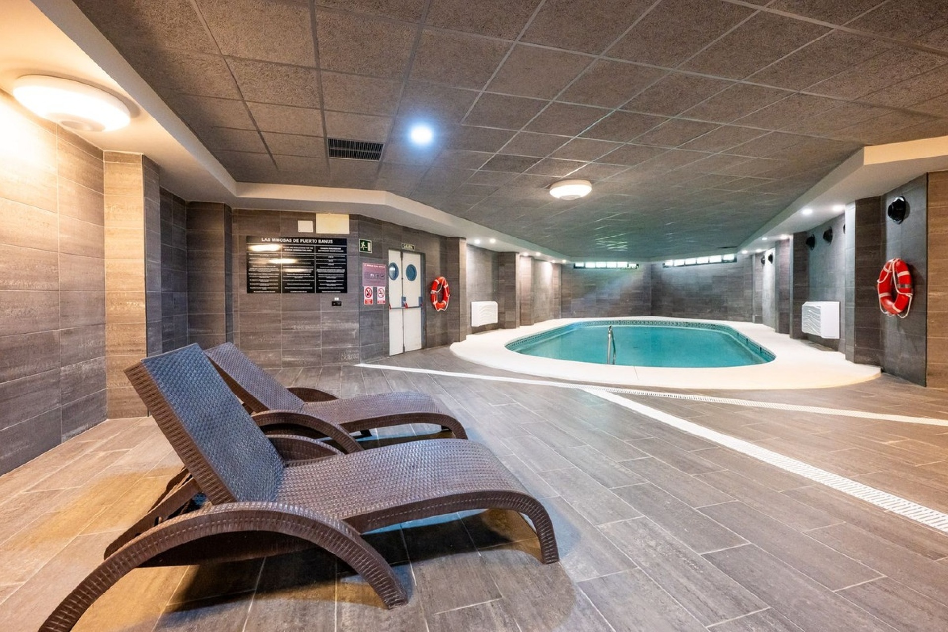 Resale - apartment - Marbella - Puerto Banús