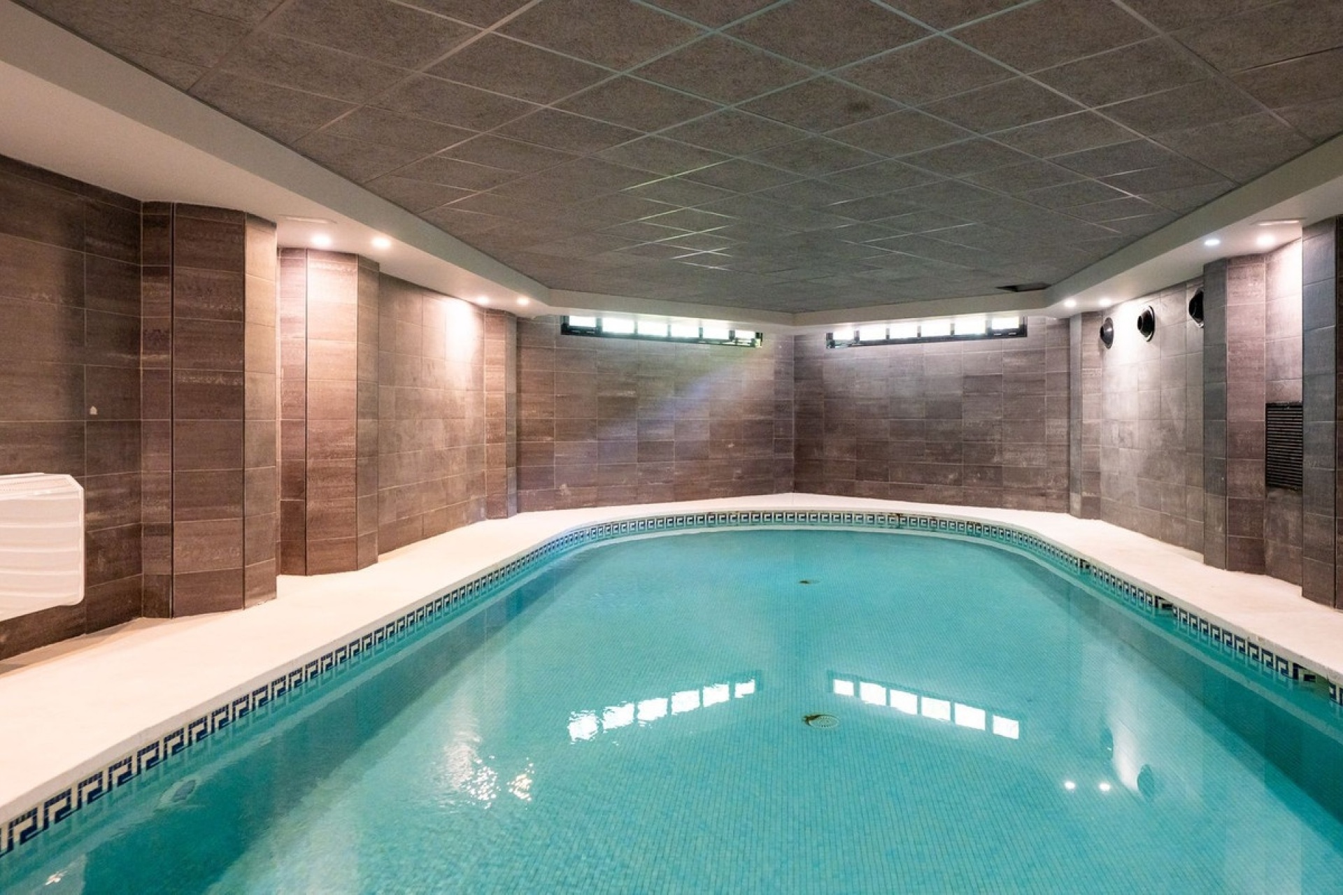 Resale - apartment - Marbella - Puerto Banús
