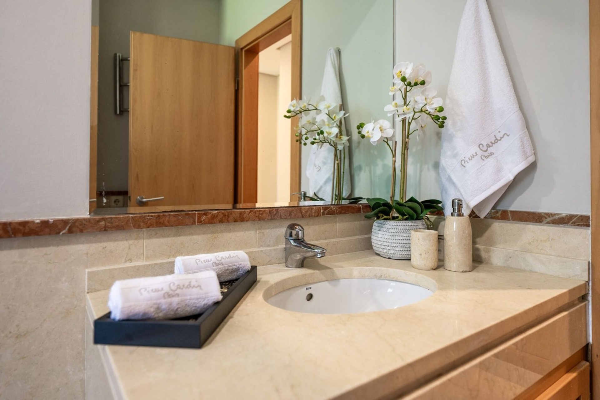 Resale - apartment - Marbella - Puerto Banús