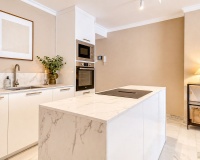 Resale - apartment - Marbella - Puerto Banús