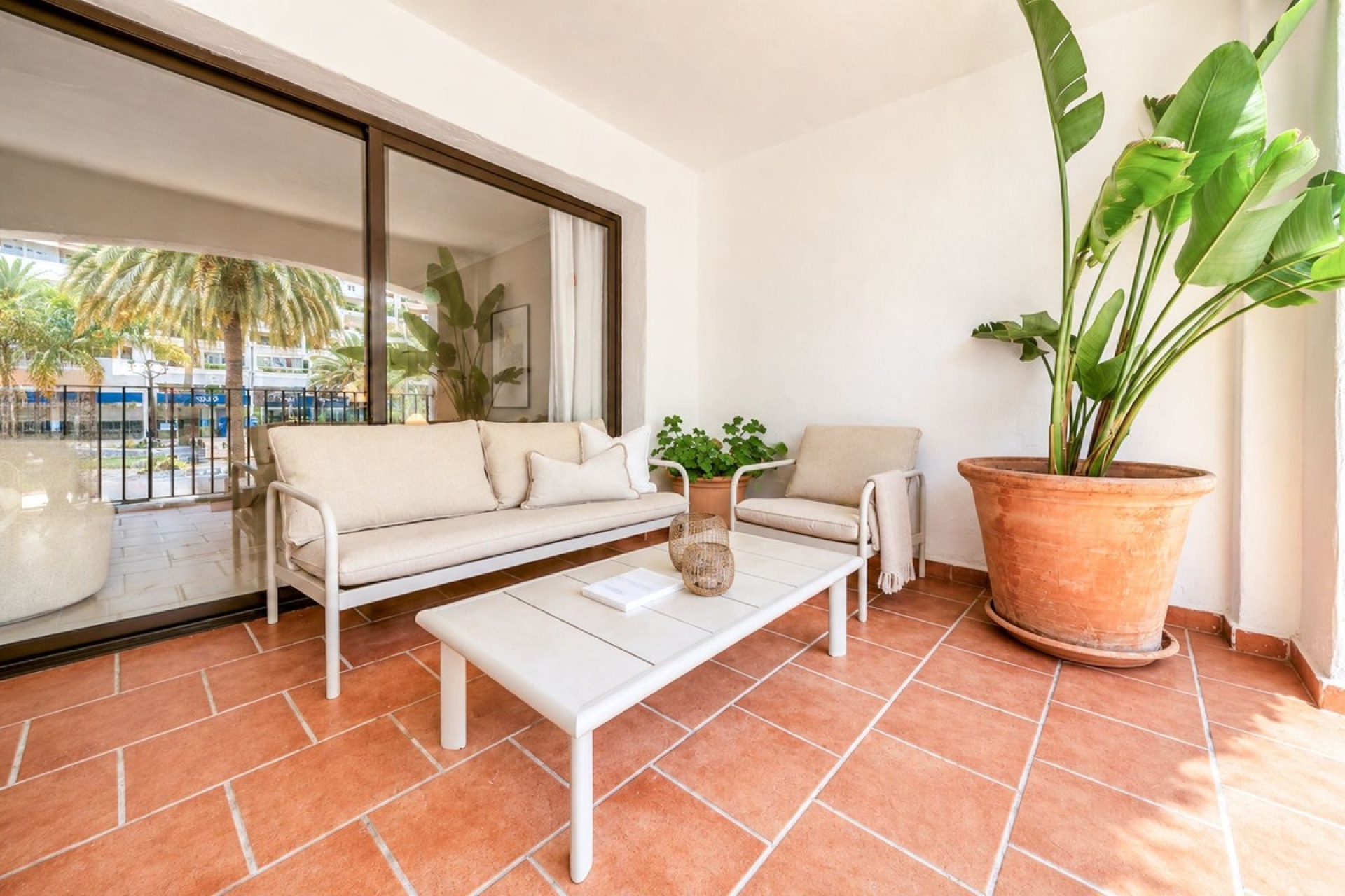 Resale - apartment - Marbella - Puerto Banús