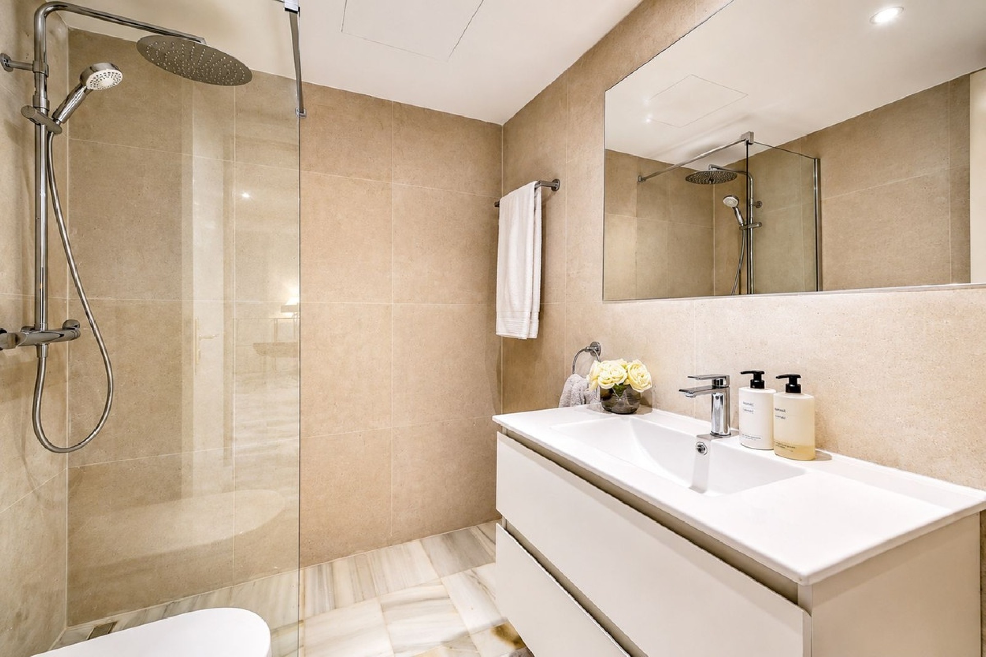 Resale - apartment - Marbella - Puerto Banús