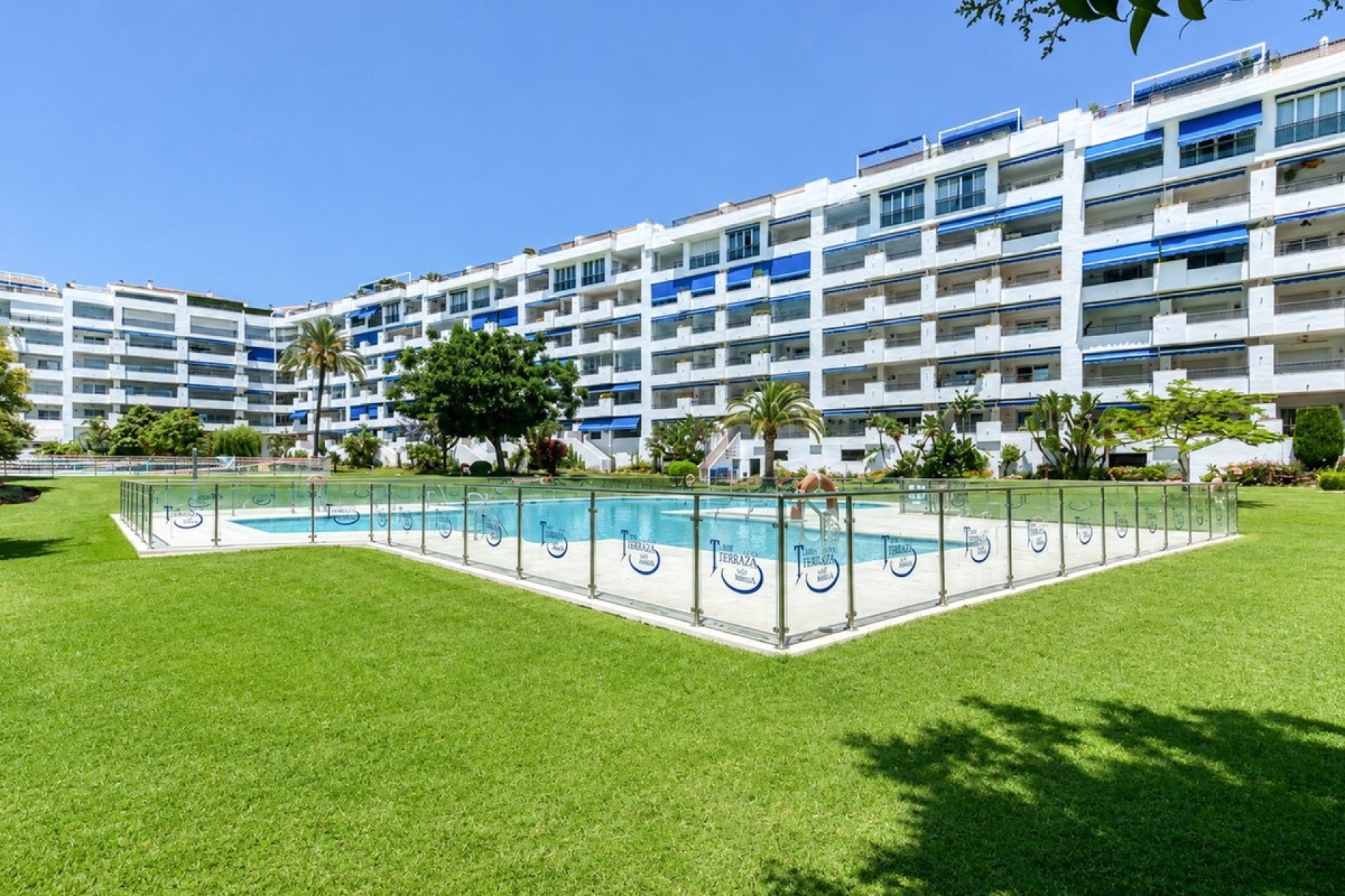 Resale - apartment - Marbella - Puerto Banús