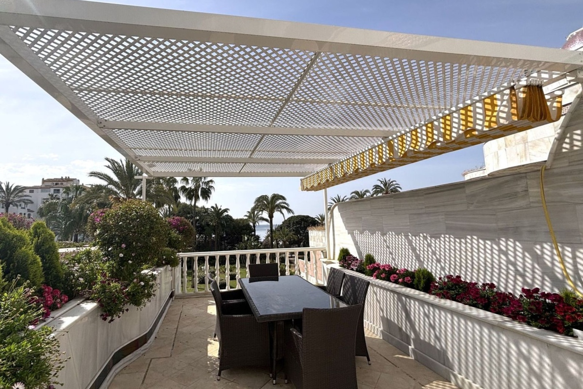 Resale - apartment - Marbella - Puerto Banús