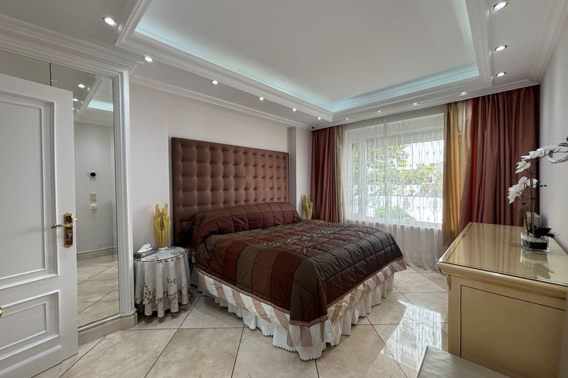 Resale - apartment - Marbella - Puerto Banús