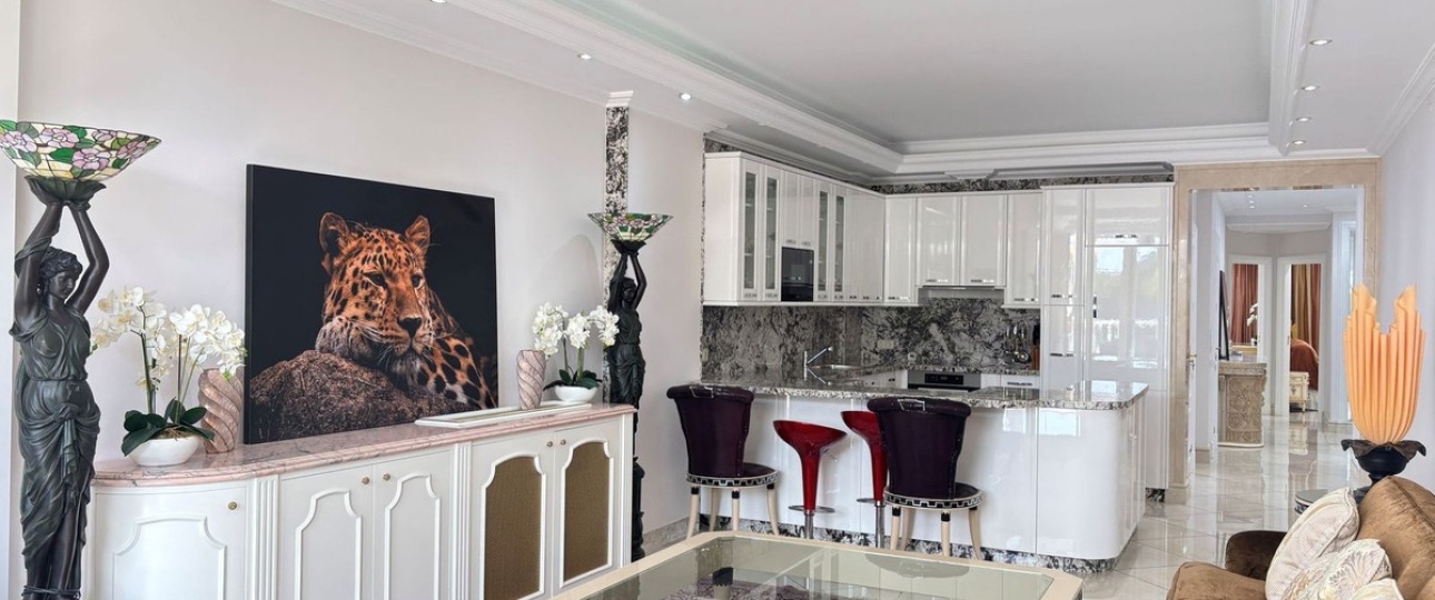 Resale - apartment - Marbella - Puerto Banús