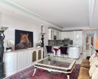 Resale - apartment - Marbella - Puerto Banús