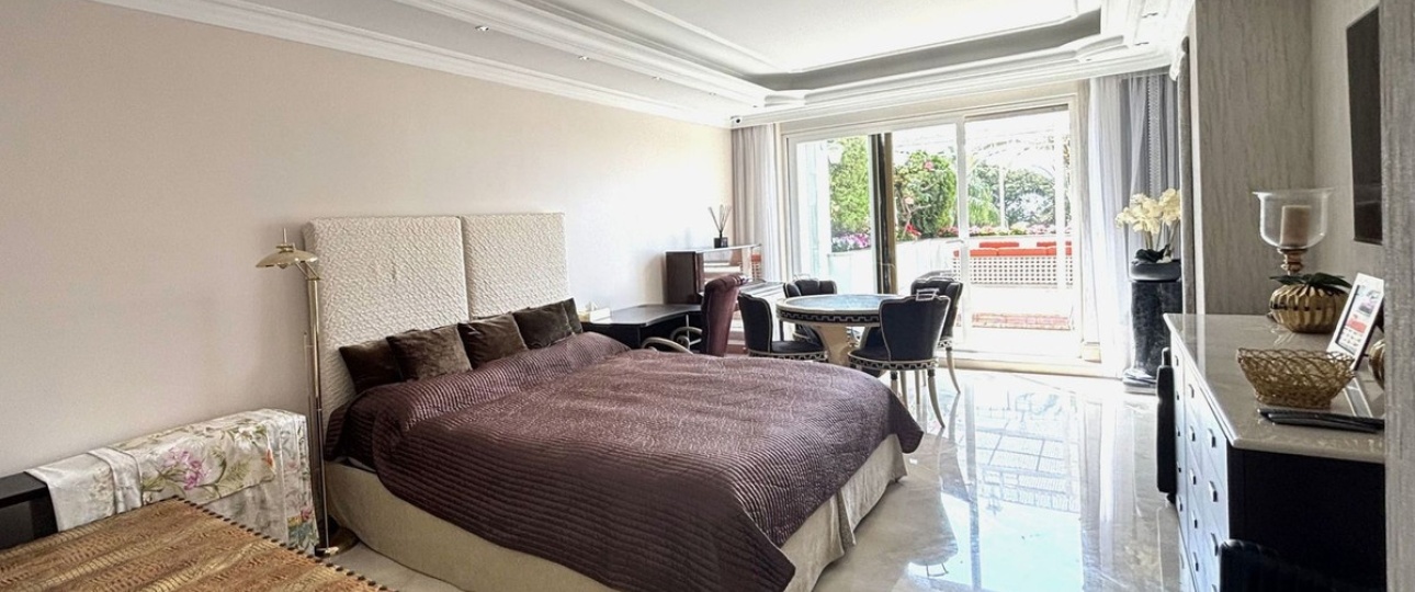 Resale - apartment - Marbella - Puerto Banús
