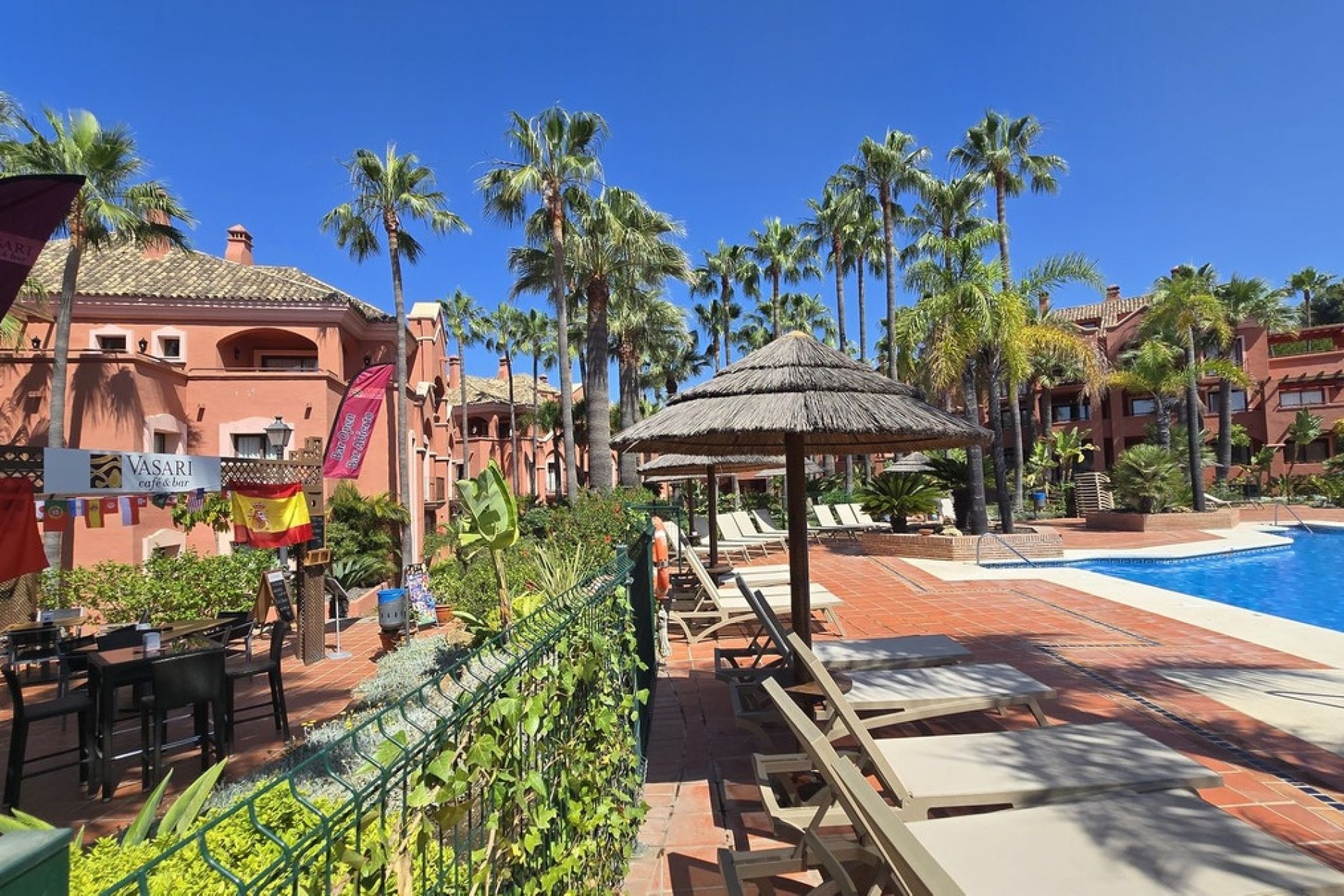Resale - apartment - Marbella - Puerto Banús