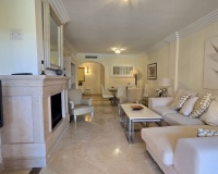 Resale - apartment - Marbella - Puerto Banús